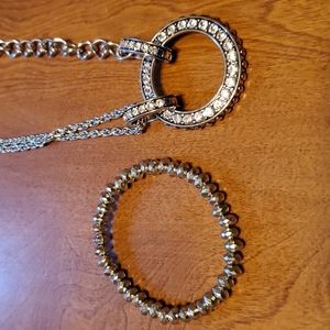 Paparazzi silver chain diamond stones circle necklace with stretch bracelet.